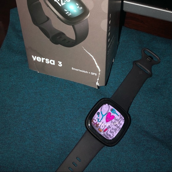 Fitbit Versa 3 - Picture 2 of 2